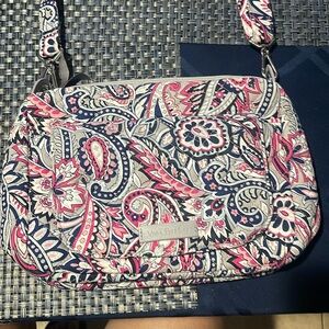 Cute Vera Bradley small Paisley Print Purse.